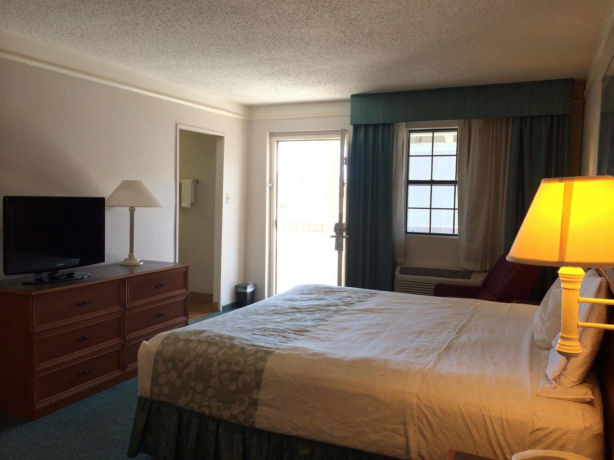 Hemp Inn Oklahoma City South Eksteriør billede